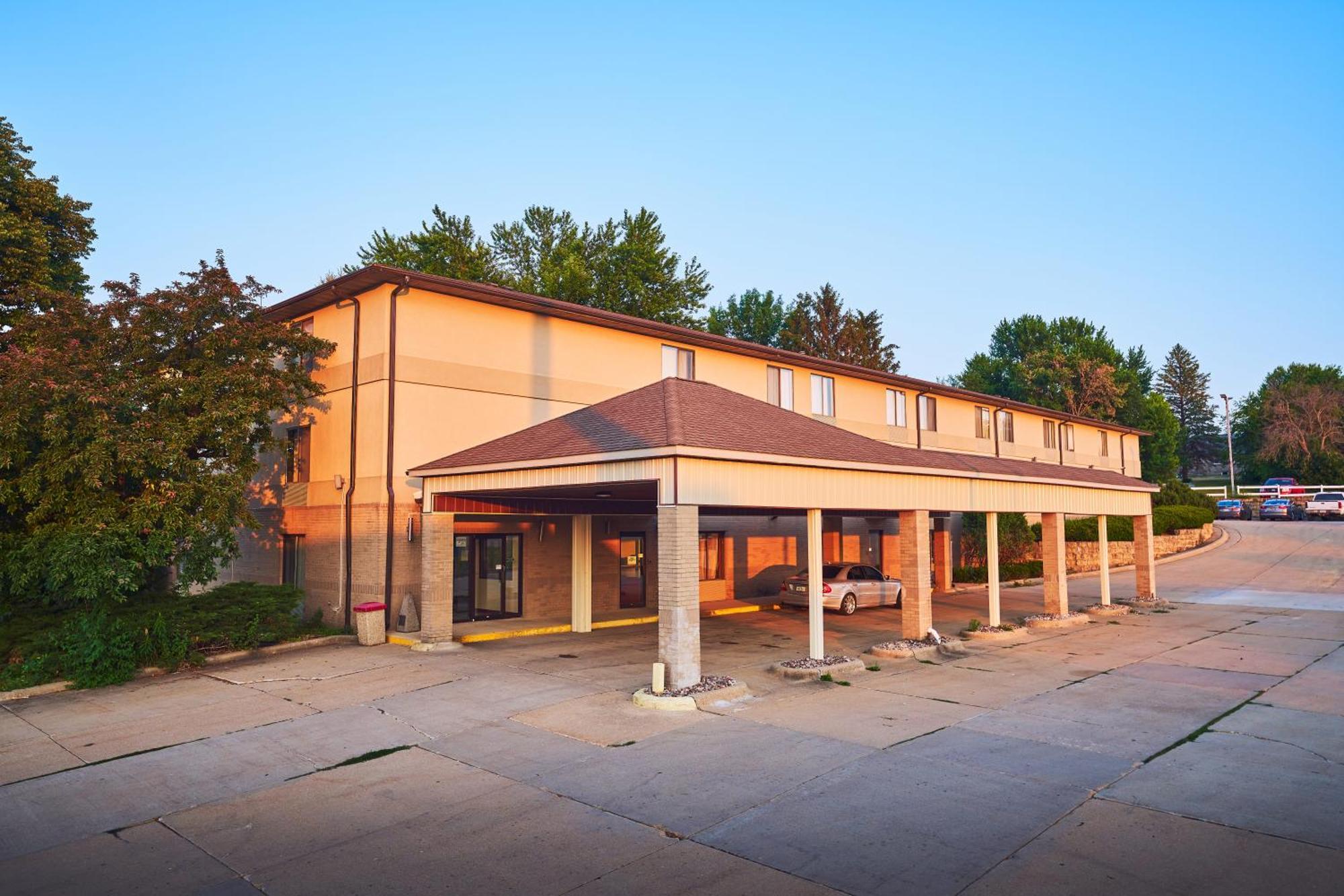 Econo Lodge Maquoketa Luaran gambar