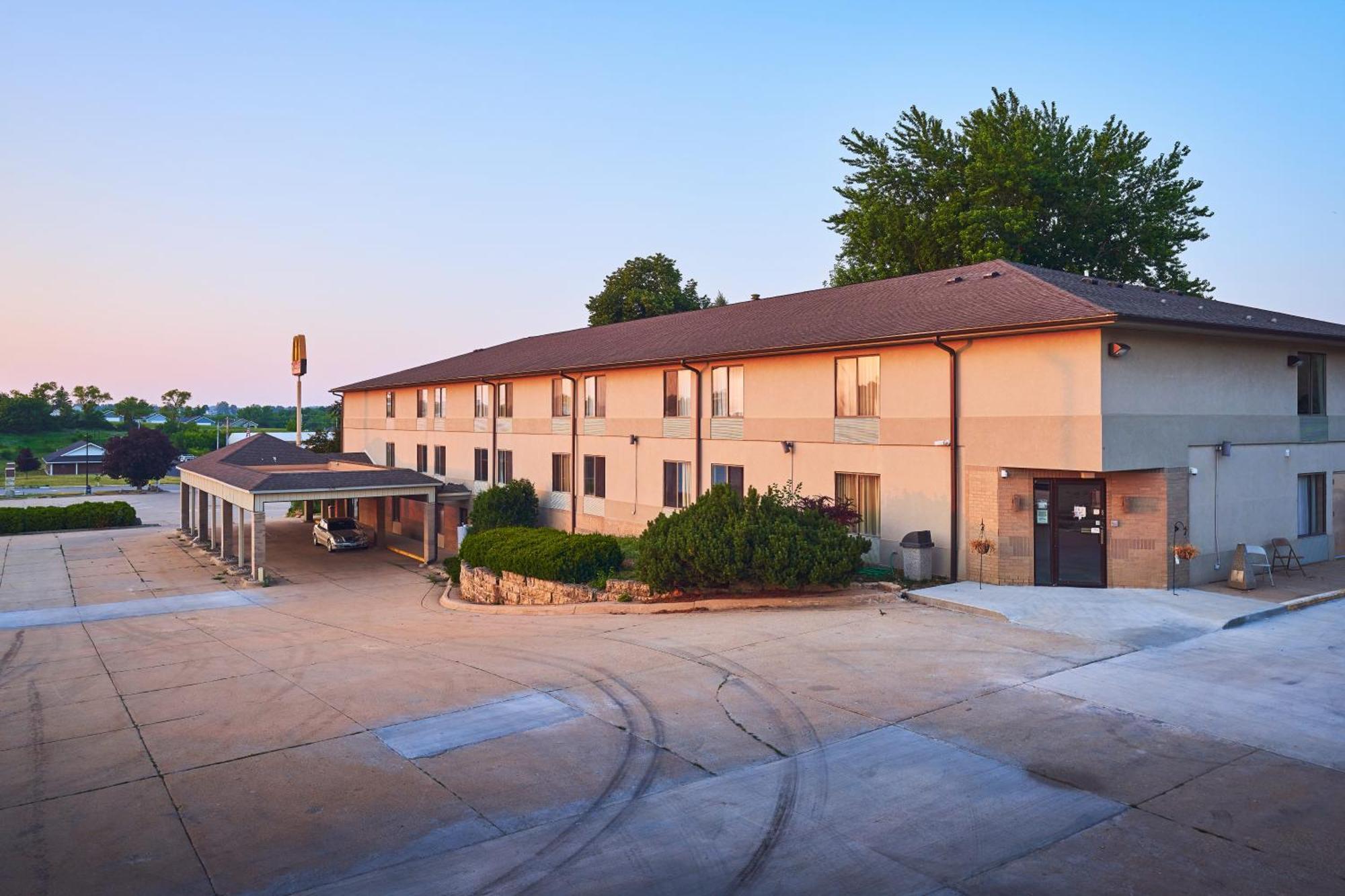 Econo Lodge Maquoketa Luaran gambar